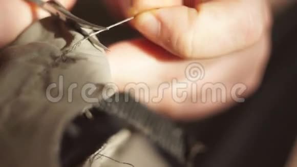 贴身裁缝修理衣服视频的预览图