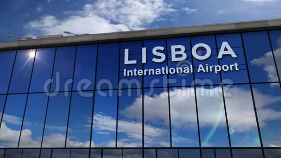 在Lisboa降落的飞机在候机楼内视频的预览图