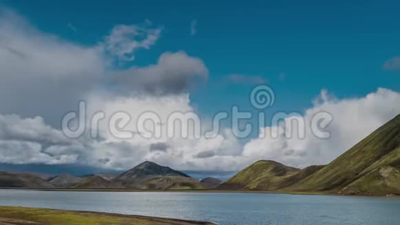云彩掠过冰岛美丽的风景视频的预览图