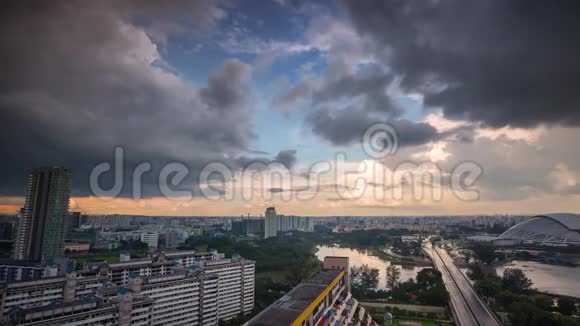 新加坡风暴天空时间推移屋顶景观视频的预览图