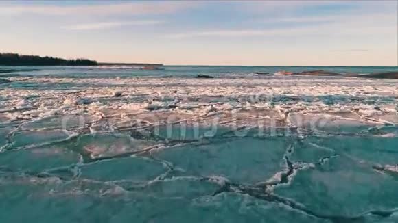 冰浮冰冻景观视频的预览图