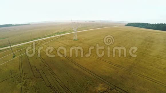 电力站靠近农田有农作物视频的预览图