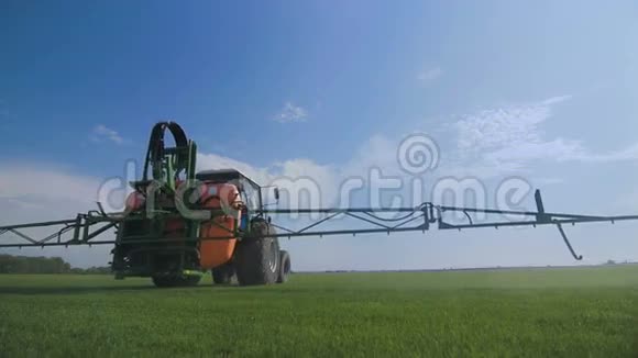 草地农场肥料作物视频的预览图