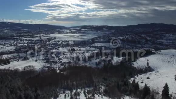 冬天的山村飞越5视频的预览图
