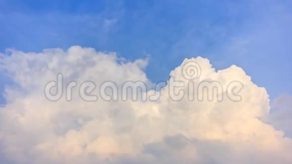 蓝天白云运动视频的预览图