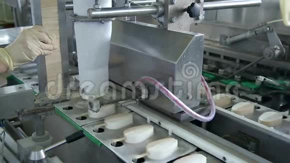 冰淇淋生产自动生产线视频的预览图