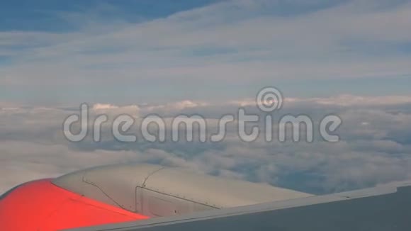 从飞机窗口到空中喷射翼的经典图像视频的预览图