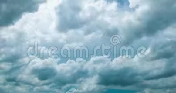 云层和天空图案视频的预览图