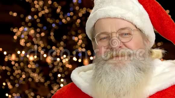 快乐圣诞老人的脸视频的预览图