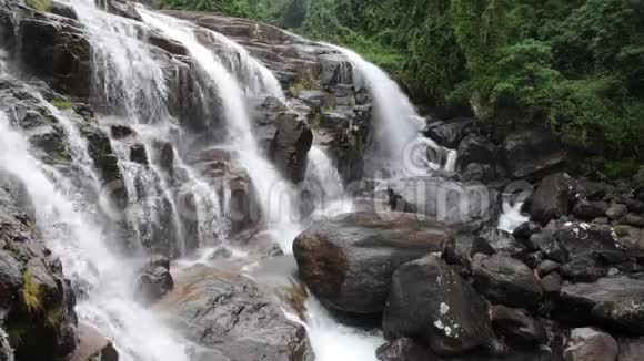 卡帕拉国家公园瀑布视频的预览图