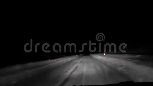 晚上在挪威特罗姆斯开车视频的预览图
