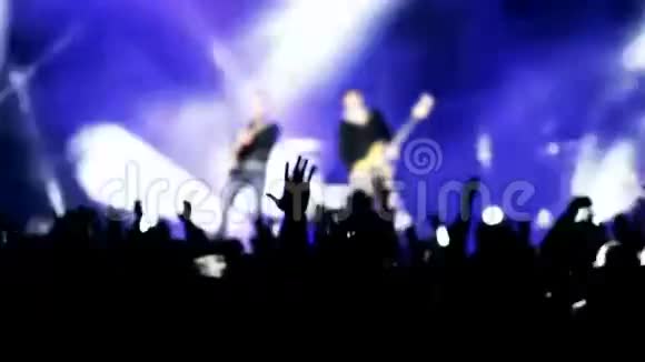 摇滚吉他手乐队露天现场音乐节目视频的预览图