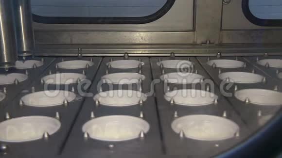 酸奶油的制造视频的预览图