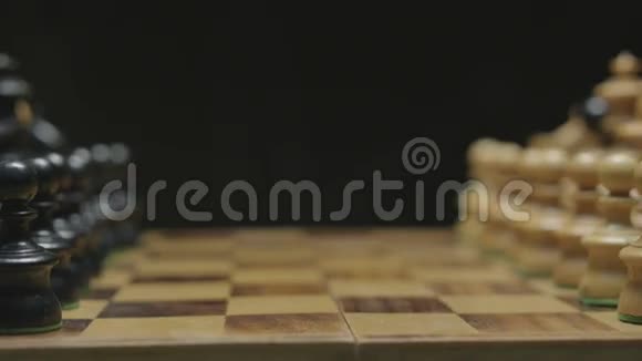 准备下棋的棋盘视频的预览图