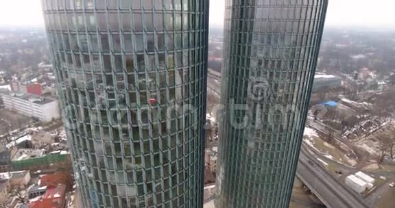 4里加未完工摩天大楼的鸟瞰图视频的预览图
