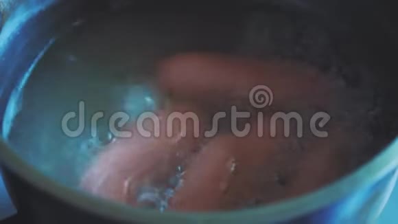 维纳香肠食品肉概念炖锅炖锅生活方式锅视频的预览图