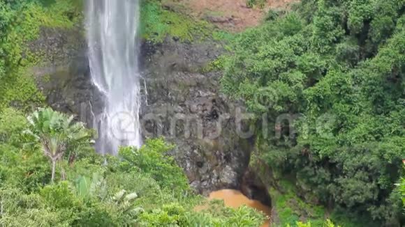 夏马洛瀑布的底部毛里求斯视频的预览图