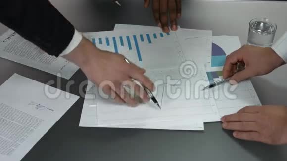 商务文件和手视频的预览图