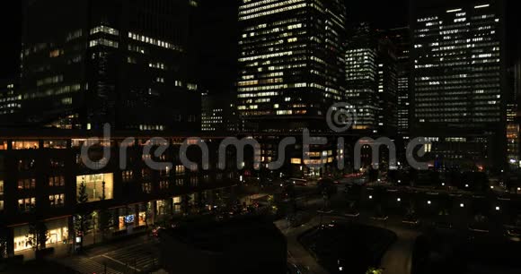 东京商业城的夜景高角宽景拍摄视频的预览图