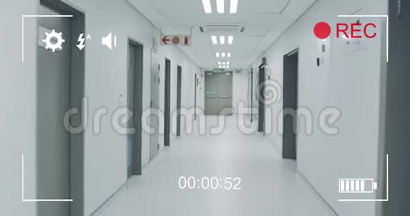 用数码相机拍摄医院走廊视频的预览图