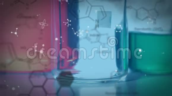 实验室烧杯中有数据分子和化合物的结构公式视频的预览图