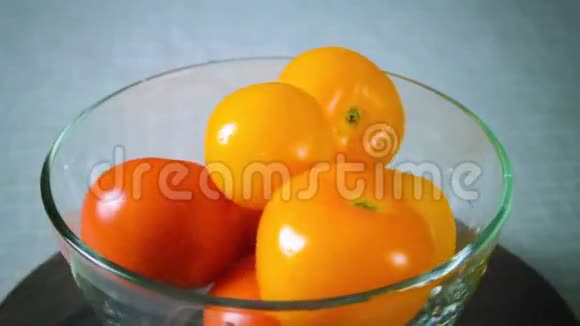 红黄西红柿纺盘视频的预览图