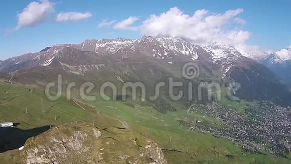 瑞士阿尔卑斯山维比尔瑞士春天滑雪胜地的细节视频的预览图