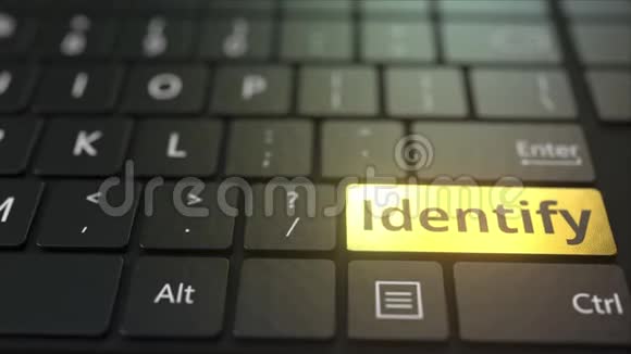黑色电脑键盘和黄金识别键概念三维动画视频的预览图