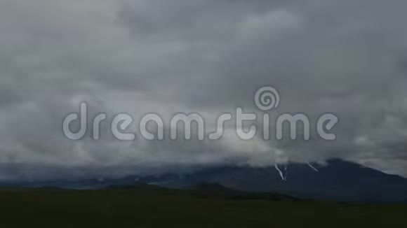 堪察卡火山克莱切夫斯卡亚山堪察加山脉和火山的性质视频的预览图