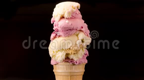 融化的多色冰淇淋视频的预览图