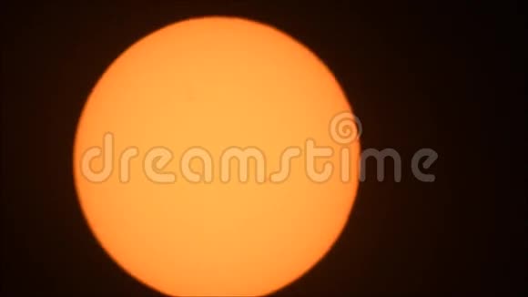有两对太阳黑子的日落2017年3月视频的预览图