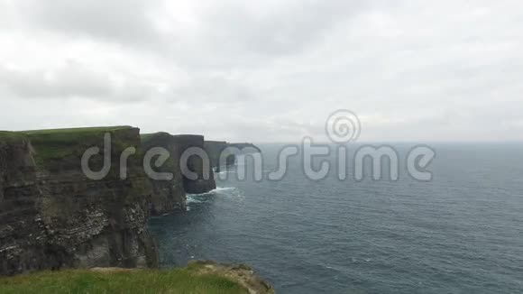 爱尔兰的摩尔和大西洋悬崖视频的预览图