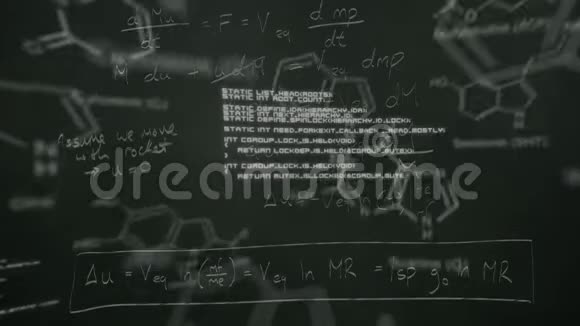 用粉笔书写的科学数据在黑板上移动视频的预览图