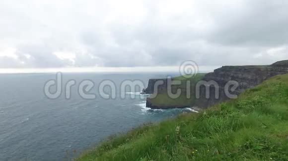 爱尔兰的摩尔和大西洋悬崖视频的预览图