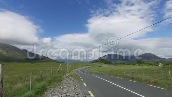 爱尔兰康奈马拉的沥青路26视频的预览图