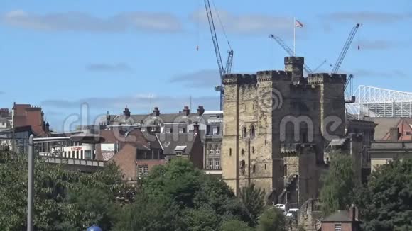城堡和城市视频的预览图