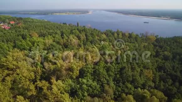 波兰华沙附近的塞洛克度假胜地纳雷瓦河和泽格日斯基水库视频的预览图