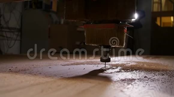 生产和木工的概念木材加工铣床视频的预览图