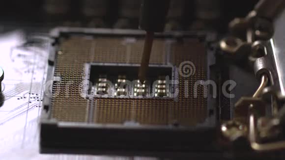 CPU芯片微处理器宏修补焊工艺视频的预览图