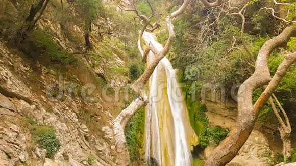 著名的旅游目的地尼达瀑布在希腊的伯罗奔尼撒视频的预览图
