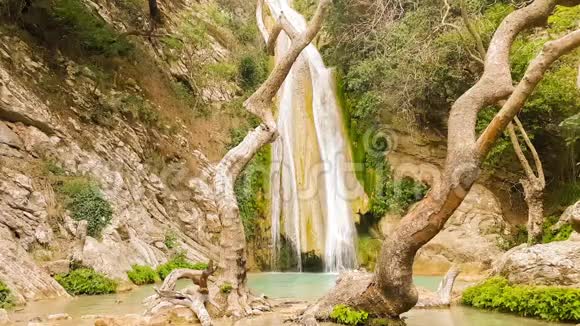 美丽的内达瀑布在佩罗奔尼撒希腊一个著名的自然奇观视频的预览图