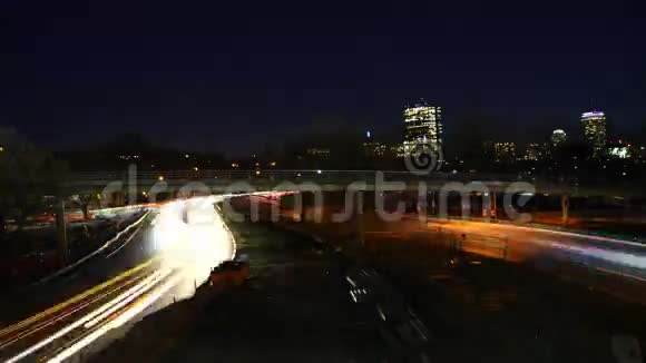 4K超高清时间图波士顿夜间交通视频的预览图