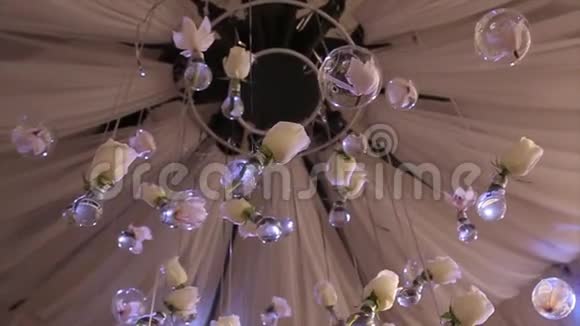 照明装饰灯泡玻璃珠玻璃珠挂在天花板上玻璃球作为装饰挂在上面视频的预览图