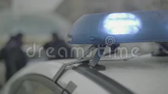 在犯罪现场的警察闪光的警察闪光器基辅乌克兰视频的预览图