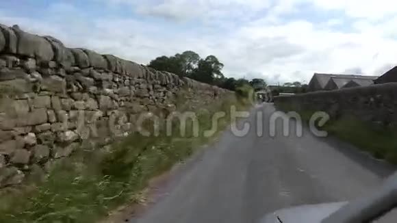 在英格兰农村开车视频的预览图