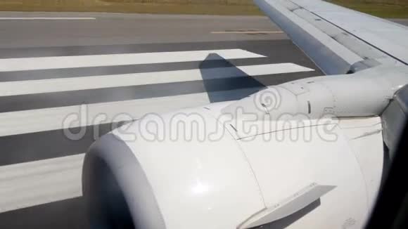 从西西里岛起飞的喷气式飞机上看到视频的预览图