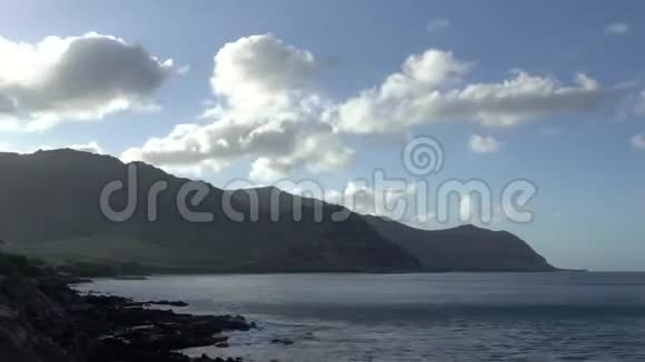 夏威夷瓦胡岛上马库亚海滩的时间流逝视频的预览图