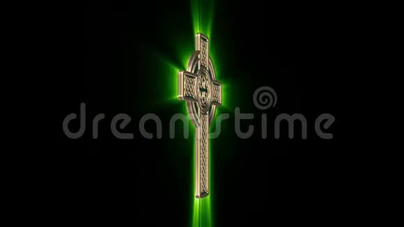 带有绿色发光光线的凯尔特金十字在黑色背景上绕轴旋转无缝循环视频的预览图