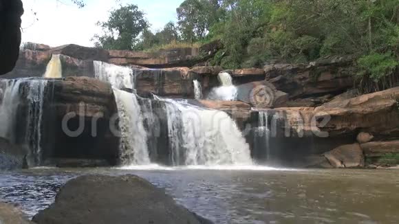 泰国深林瀑布康索法瀑布视频的预览图