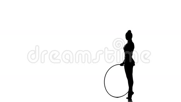 带呼啦圈的韵律体操视频的预览图